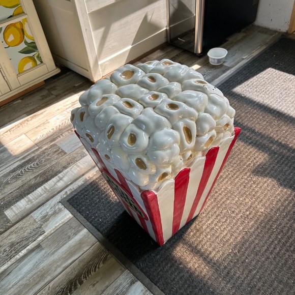 Brand New popcorn decor - Picture 5 of 5